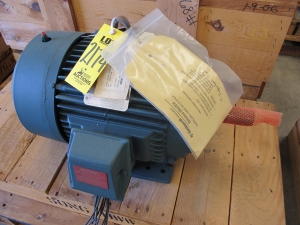 MOTOR, ELECTRIC TYPE, 15 HORSEPOWER, 460VAC 3 PHASE 60HZ ELEC RATING, 3600 RPM, 254T FRAME, 19 AMPS, TEFC-XT ENCLOSURE, CONTINUOUS DUTY. PART # 17YF281034 (W-44) LOADING & HANDLING FEE $15-